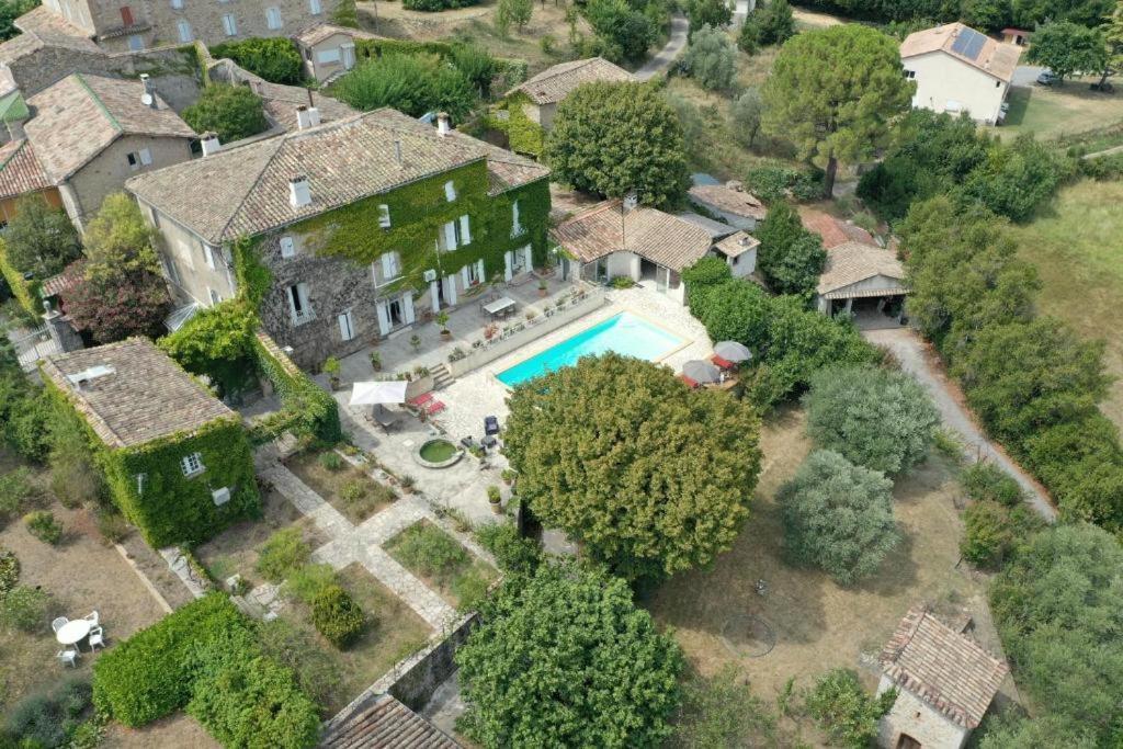Le Domaine Du Soulier -Gite Et Chambres D'Hotes - La Maison Du Gardien Tornac Kültér fotó