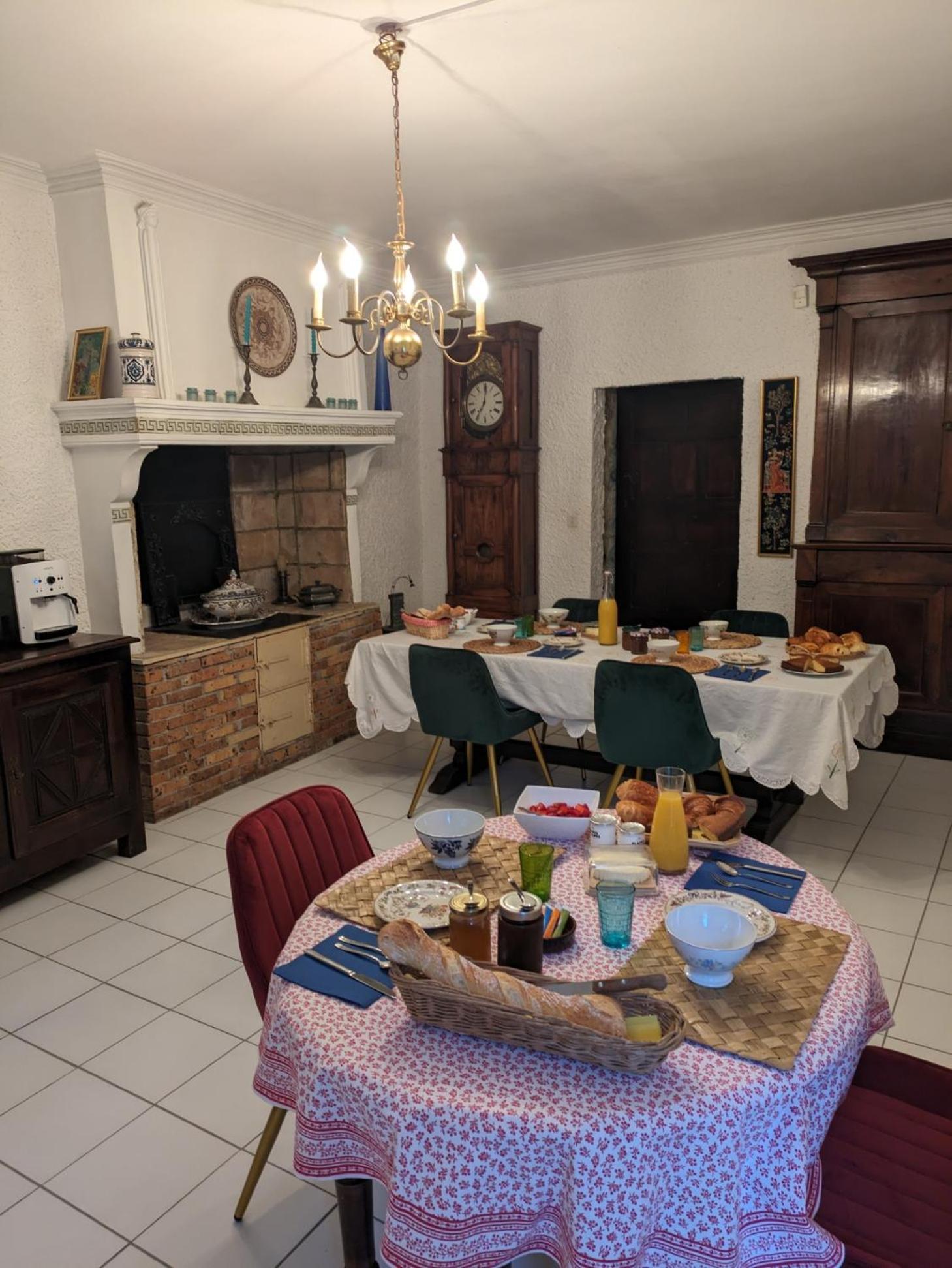Le Domaine Du Soulier -Gite Et Chambres D'Hotes - La Maison Du Gardien Tornac Kültér fotó